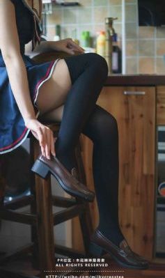 健身房里被教练c到呻吟男女视频