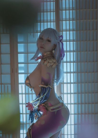 厨房掀开馊了裙子挺进