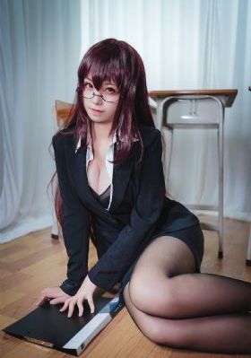 苏一柔在公厕被灌满jing液