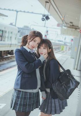 《美丽小蜜桃》